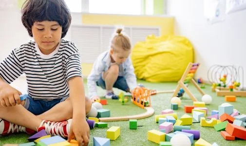 Jak poznat, zda je dítě připravené na školu: 8 jednoduchých testů školní zralosti