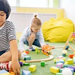 Jak poznat, zda je dítě připravené na školu: 8 jednoduchých testů školní zralosti