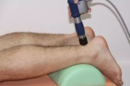 Ošetření paty a Achillovy šlachy rázovou vlnou