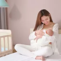 Optimální frekvence a délka kojení: Jak najít rovnováhu pro zdravý vývoj dítěte?