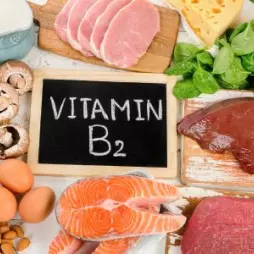 Vitamín B2: Světlo pro váš metabolismus, zdravou kůži i oči