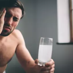 Hydratace a vitamíny: Jak infuzní terapie pomáhá při kocovině