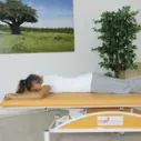 Brunkow - vzpěr z polohy na břiše do polohy nízkého šikmého sedu