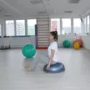 Cvičení na balanční podložce BOSU - zkracovačky
