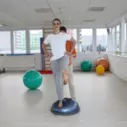 Posílení svalů dolních končetin a stabilizace ve stoji na BOSU