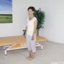 Airex - výpady ze stoje před podložkou