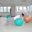 Cvičení na gymnastickém míči - posilování břišních svalů