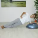 Cvičení na balanční podložce BOSU - boční most