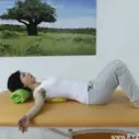 Protažení hrudníku na zádech na overballu