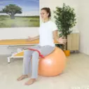 Cvičení na gymnastickém míči - stabilizace trupu, nohou a zadní strany stehen