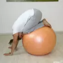 Cvičení na gymnastickém míči - ježek a panna na přídi lodi