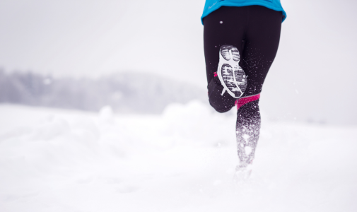 Proč nás v zimě častěji bolí svaly – a co s tím můžete udělat