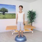 Korigovaný stoj na BOSU s pohyby horními končetinami
