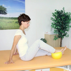 Zvětšení rozsahu pohybu v kolenním kloubu do pokrčení a do natažení s overballem